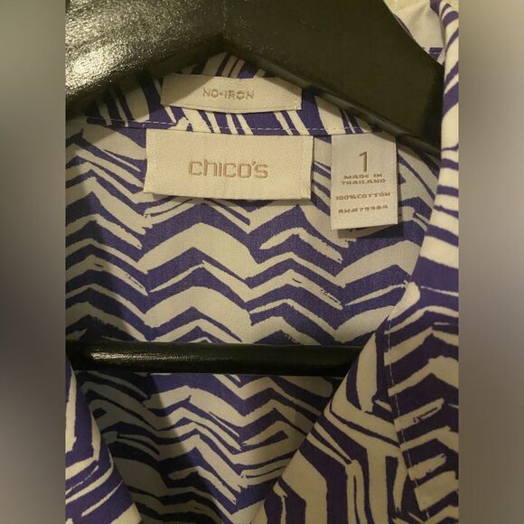 Chicos Women's blouse sz 1 (medium 8) purple white button front - Picture 5 of 10